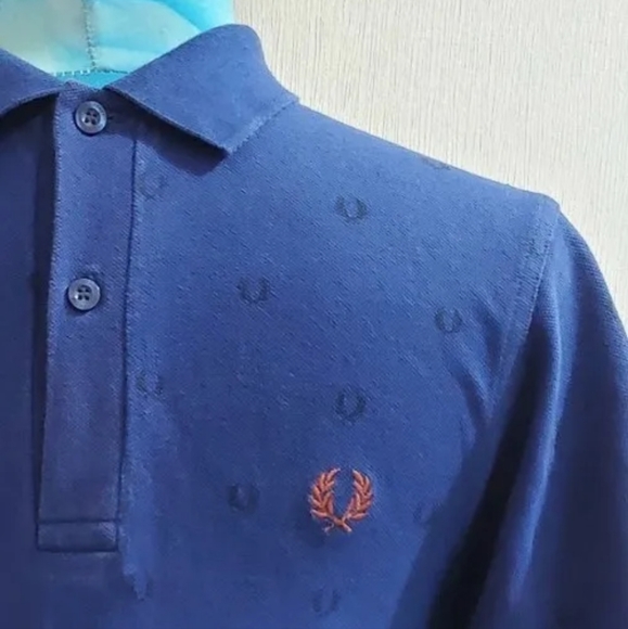 Fred Perry blue polo Small 36" multi laurel Crest print Monogram - Picture 4 of 6